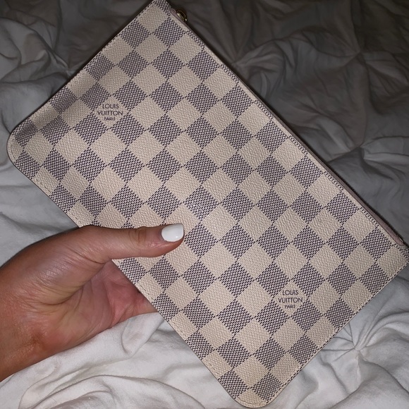 COPY - Louis Vuitton Pouch - Picture 1 of 6